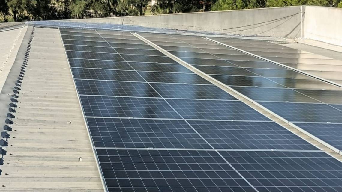 Con soluciones de energía solar, una rosarina desembarca en Chile