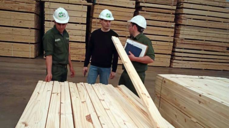 Un grupo de pymes venden madera, pero además cuentan su historia