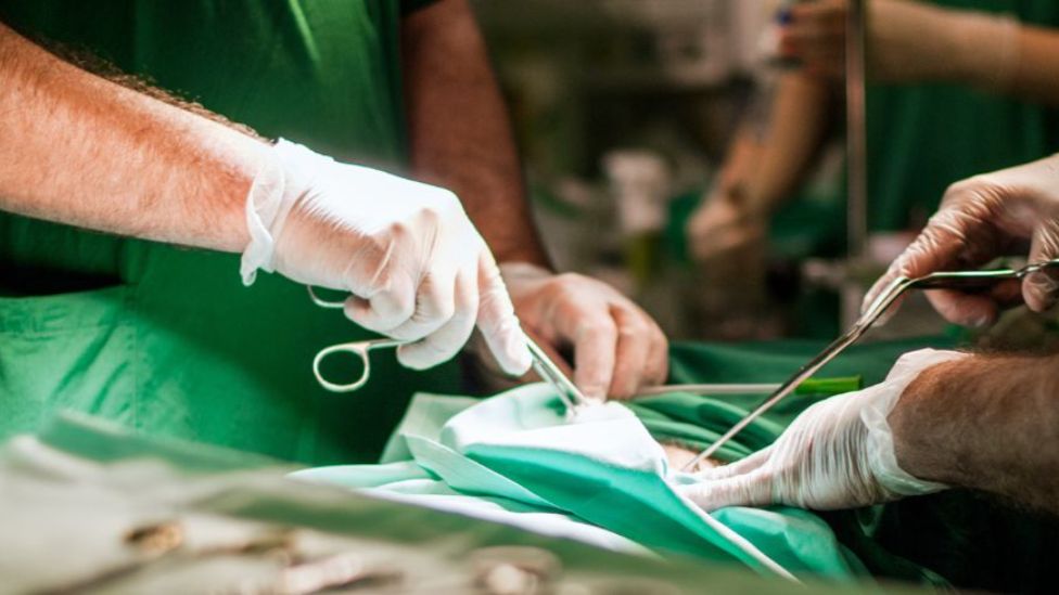 Cómo los hospitales en Latinoamérica aprendieron a curar sin enfermar al planeta