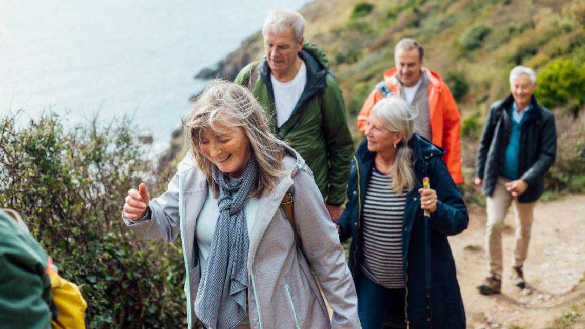En los viajes sustentables, los turistas que pintan canas se suben al podio 