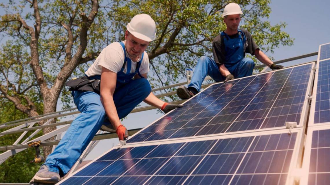 Arca remata 840 paneles solares a precios competitivos