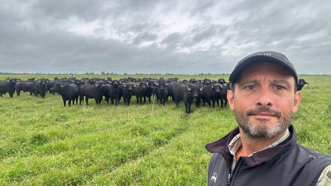 Puso patas en el humedal del Paraná y armó un negocio que rinde sin dañarlo
