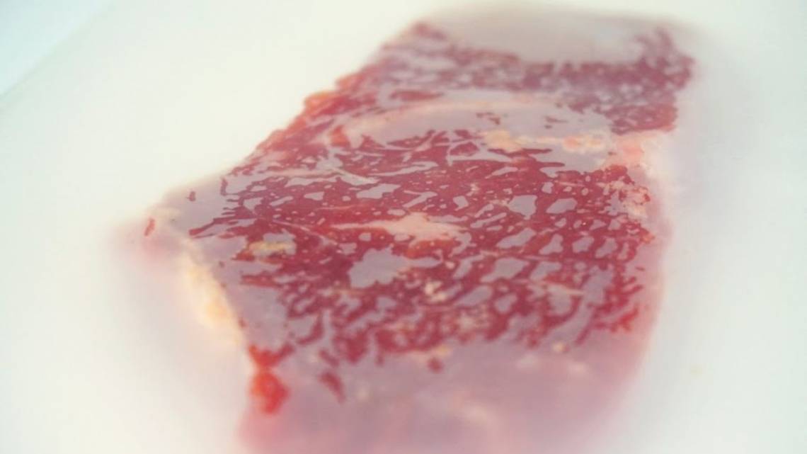 Le cambian el traje a la carne para achicar la huella