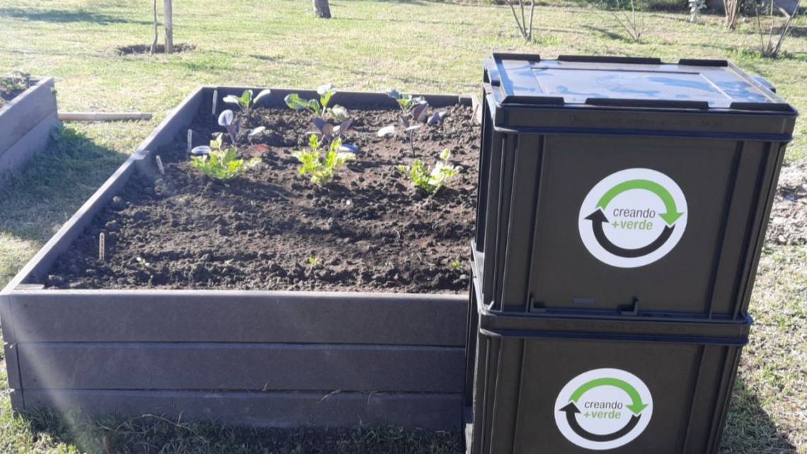 Tienen reposera y mate y ahora ayudan a abonar la tierra 