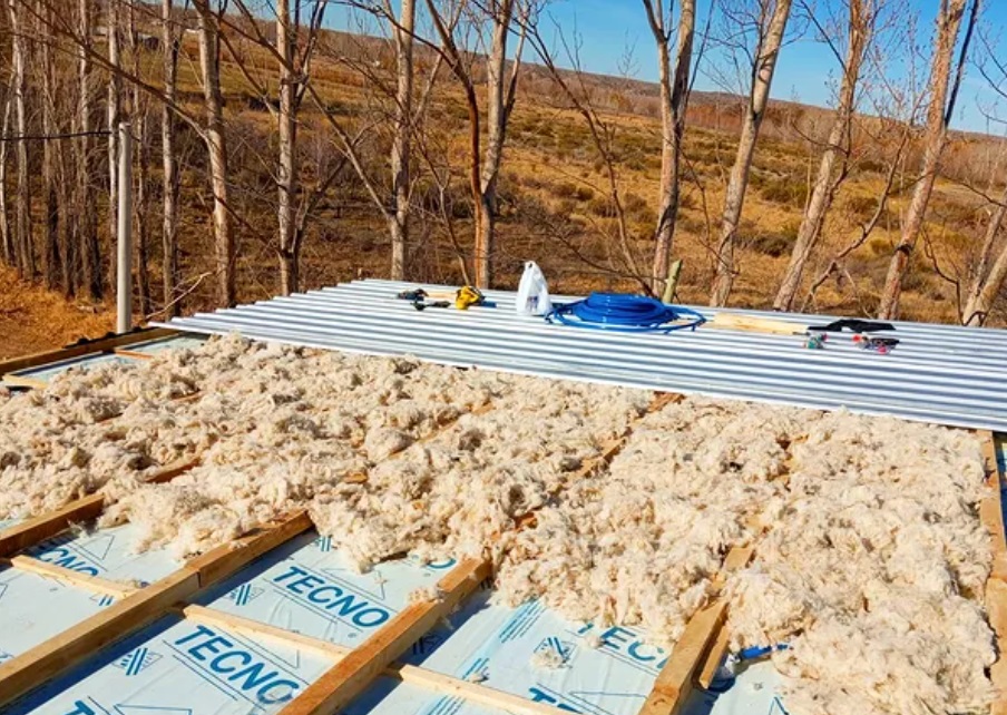 Con lana de oveja, tejieron un negocio para la construcción
