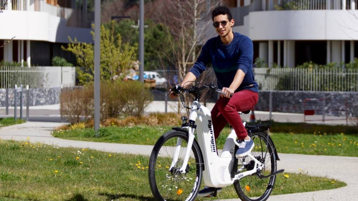 Las bicicletas a hidrógeno verde se cargan en dos minutos y pueden recorrer hasta 150 km.