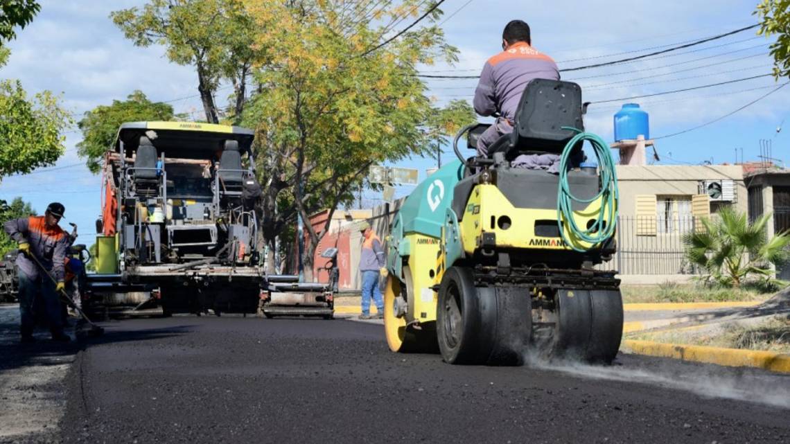 Pavimentan calles con bonos verdes