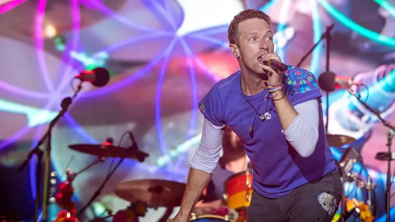 Coldplay fabricará su nuevo vinilo con botellas de plástico recicladas