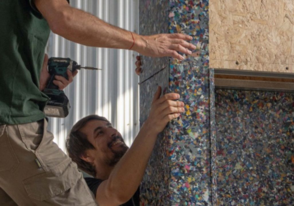 Con plástico reciclado y diseño llegaron al Lollapalooza