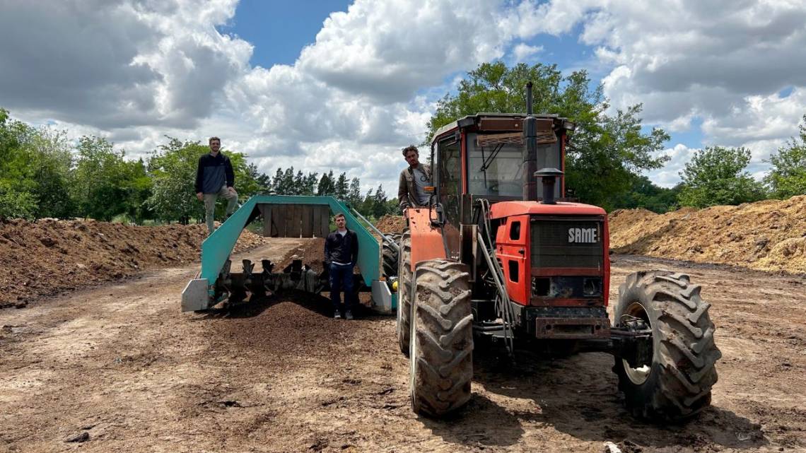 Arrancaron con composteras y hoy tienen una planta industrial que trata residuos