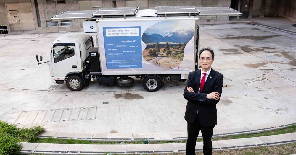 El profesor Eric Cheng y su equipo del epartamento de Ingeniería Eléctrica y Electrónica de la Universidad Politécnica de Hong Kong lideraron el proyecto.