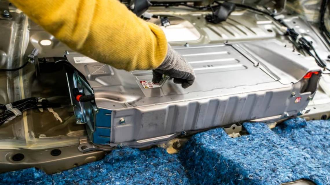 Premian a Toyota Argentina por su proyecto de recuperación de baterías híbridas