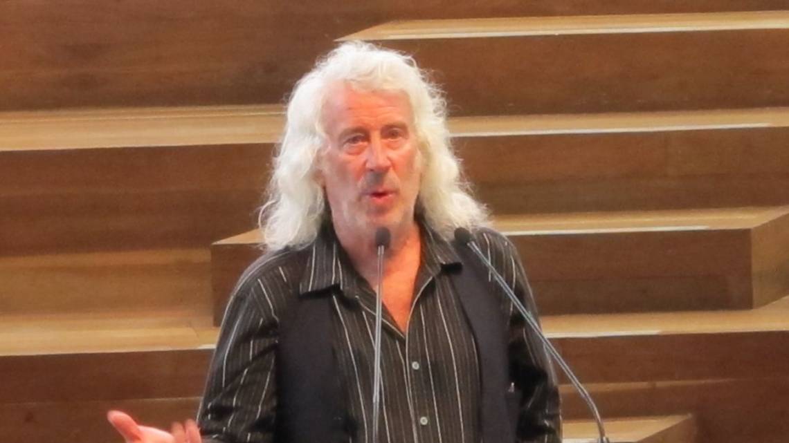 Michael Reynolds es creador de las Earthship, un concepto de arquitectura basada en viviendas bioclimáticas.