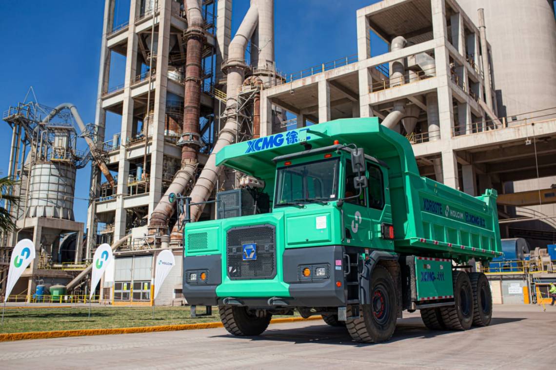 El camión le permitirá a Holcim evitar la emisión de más de 225 toneladas de CO2 al año.