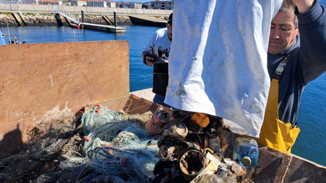 El puerto que transforma plásticos marinos en biodiesel para los barcos