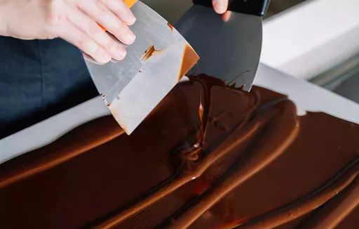 Crearon un chocolate sin cacao que conquista las góndolas europeas